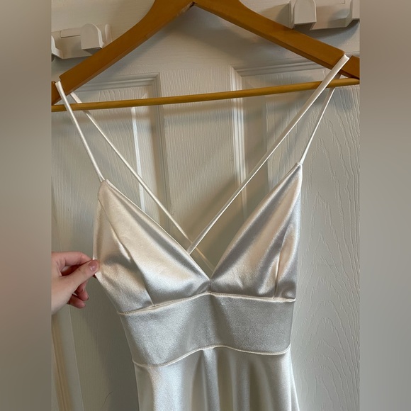 White satin mini dress, size small - Picture 1 of 4